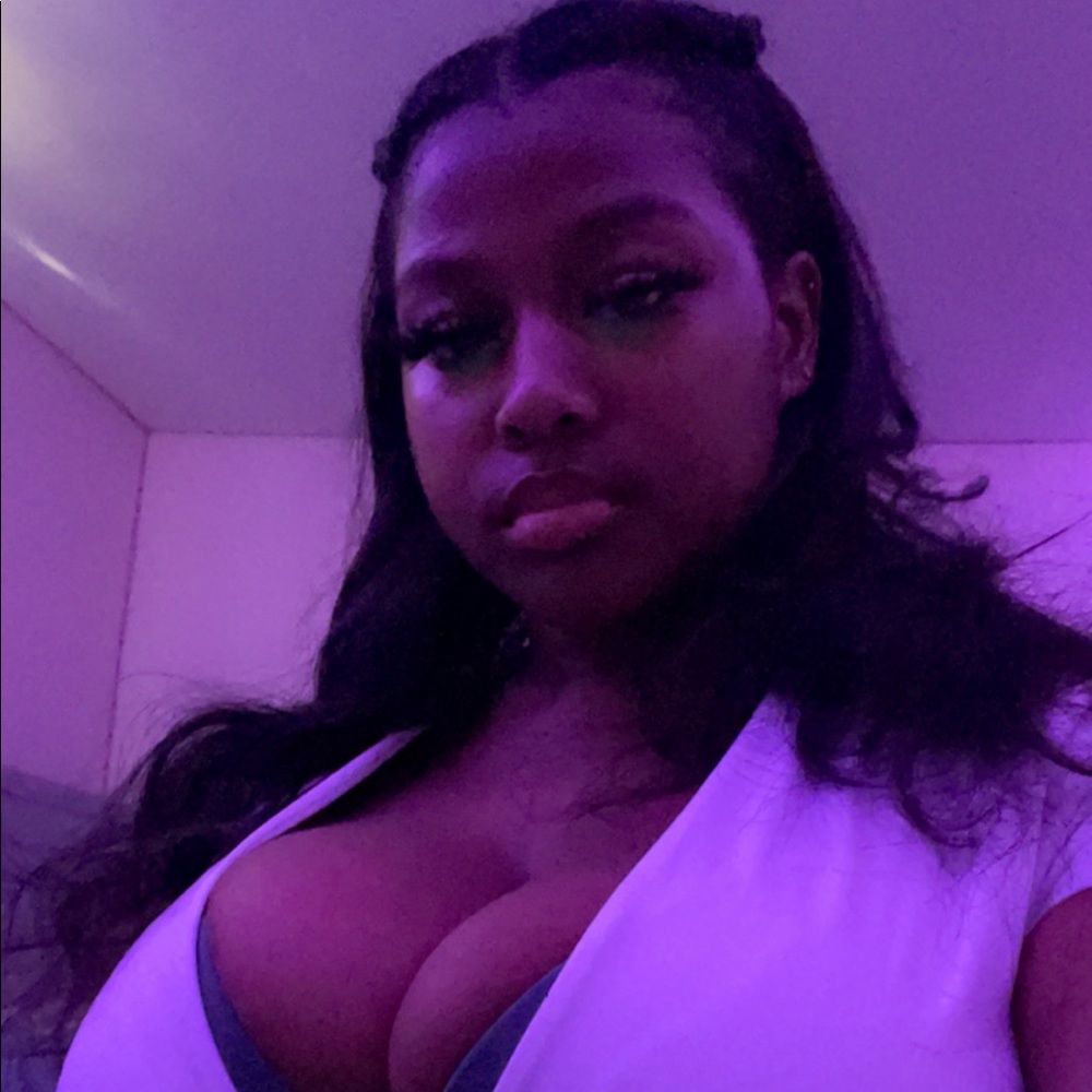 Meet your Posher, Regina💕🔥